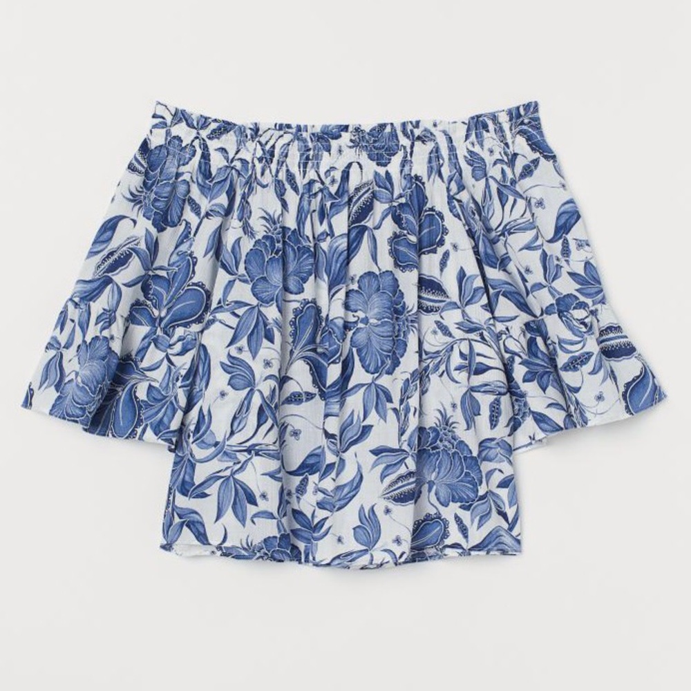 H&M Off-the-shoulder Blouse in White/blue patterned sz 4